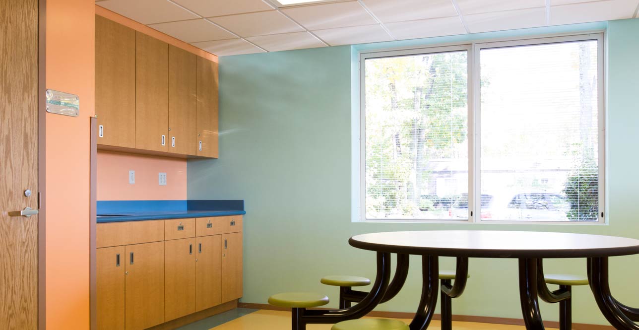 Hampstead Hospital_interior_behavioral care window