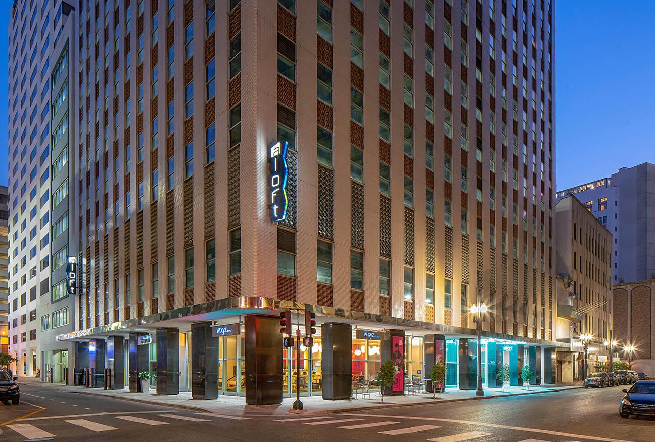 Aloft Hotel with Winco's 4410 Single Hung Window Series Aloft Hotel with Winco's 4410 Single Hung Window Series