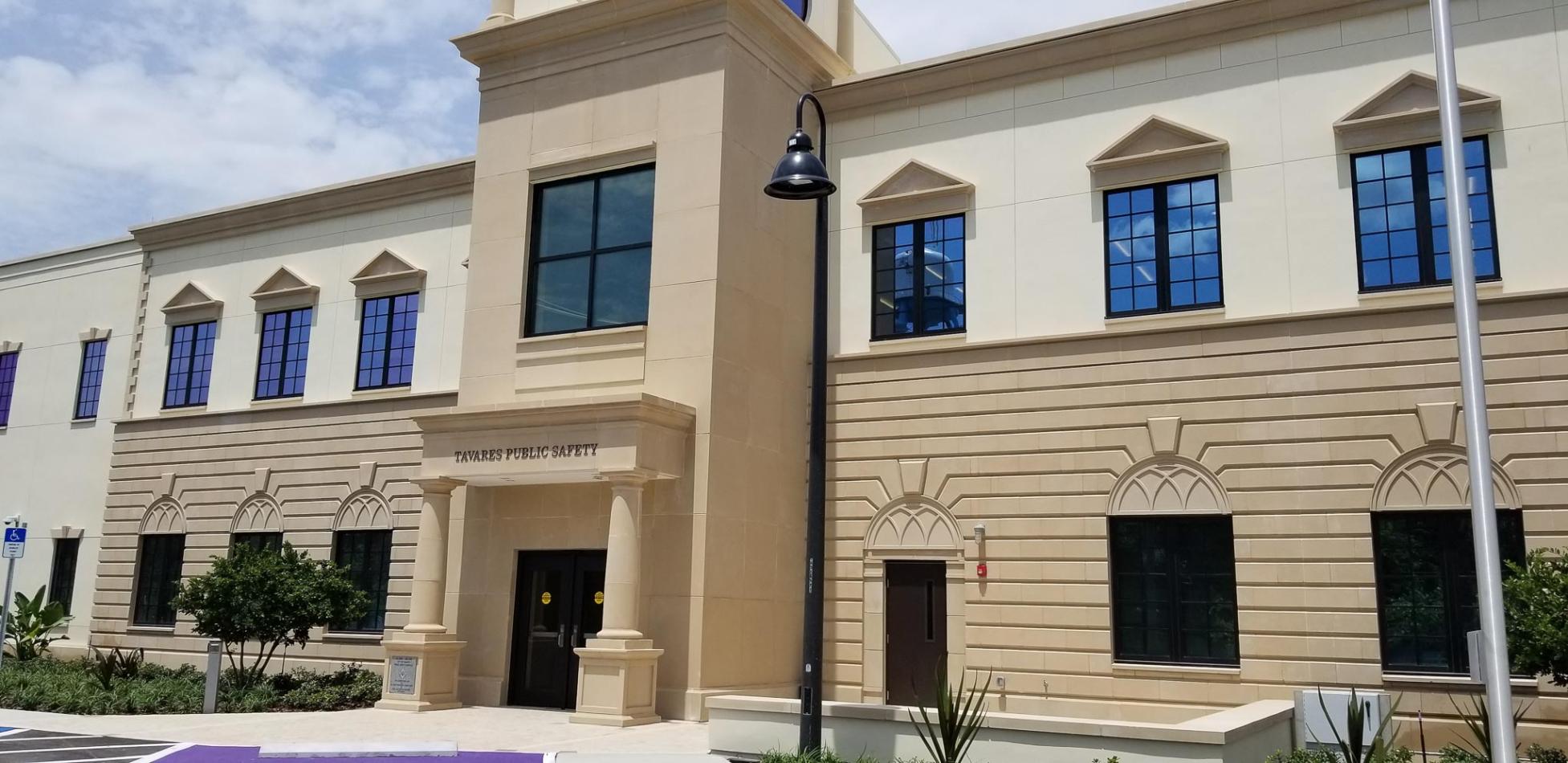 Tavares Public Safety Complex using Winco’s 3350 fixed window series that meet FEMA P-361 standards for tornado and hurricane safety ratings. Tavares Public Safety Complex using Winco’s 3350 fixed window series that meet FEMA P-361 standards for tornado and hurricane safety ratings.