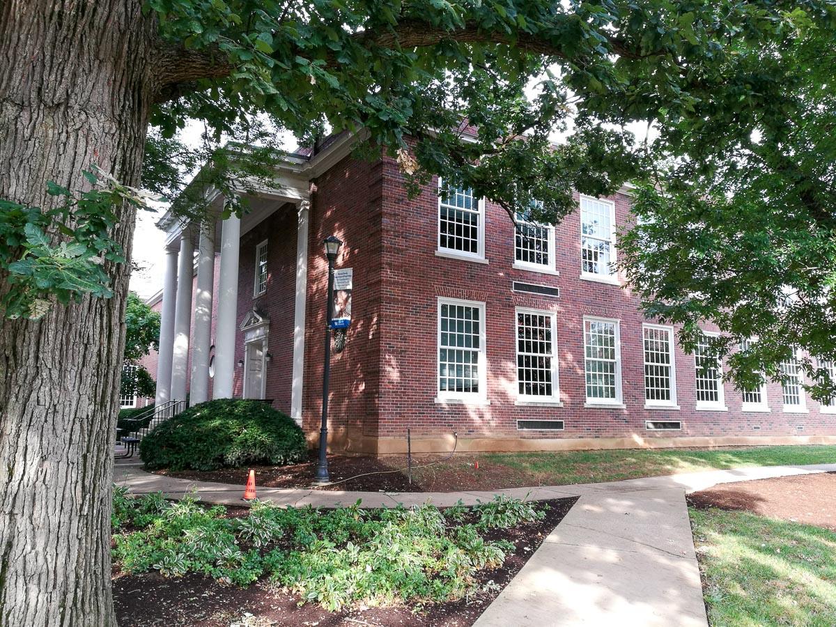 University of Kentucky | Taylor Hall using Winco’s 4500S double hung window series. University of Kentucky | Taylor Hall using Winco’s 4500S double hung window series.