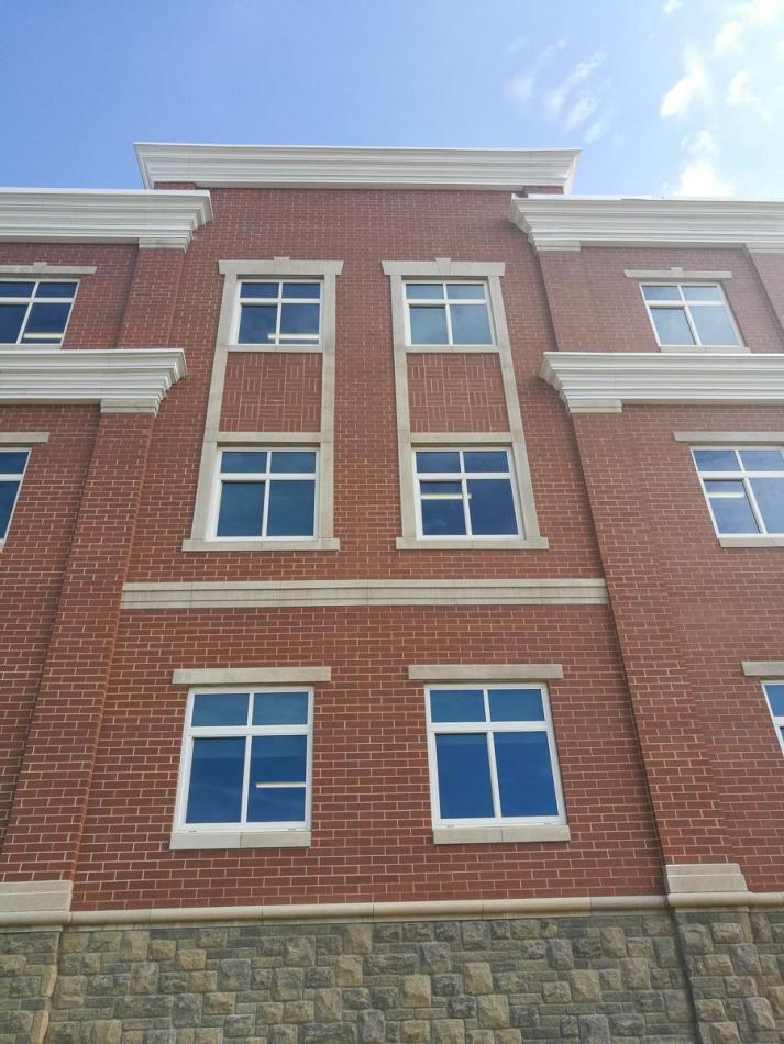 Great Crossing High School using Winco’s 3410 sliding window series. Great Crossing High School using Winco’s 3410 sliding window series.