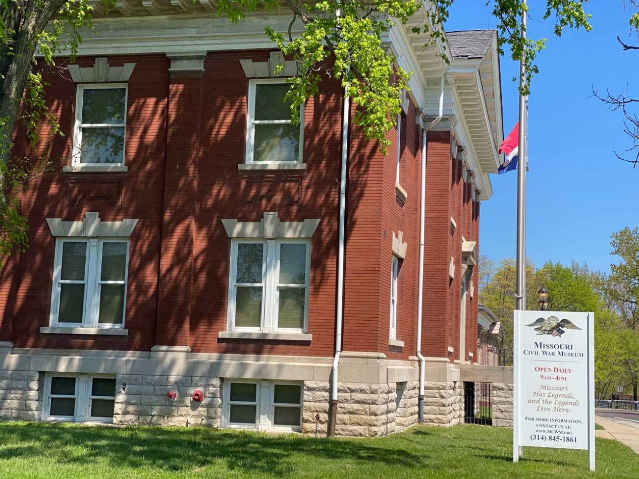 Jefferson Barracks Building uses Winco's 4500 double hung window series to replicate the original historic windows. Jefferson Barracks Building uses Winco's 4500 double hung window series to replicate the original historic windows.