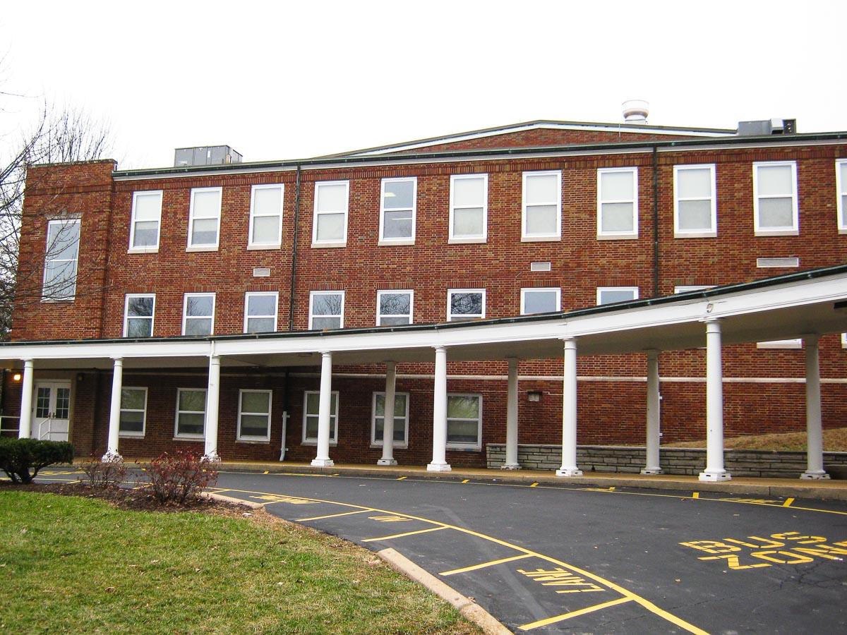 Brentwood High School using Winco's 4410 Single Hung Window Series. Brentwood High School using Winco's 4410 Single Hung Window Series.