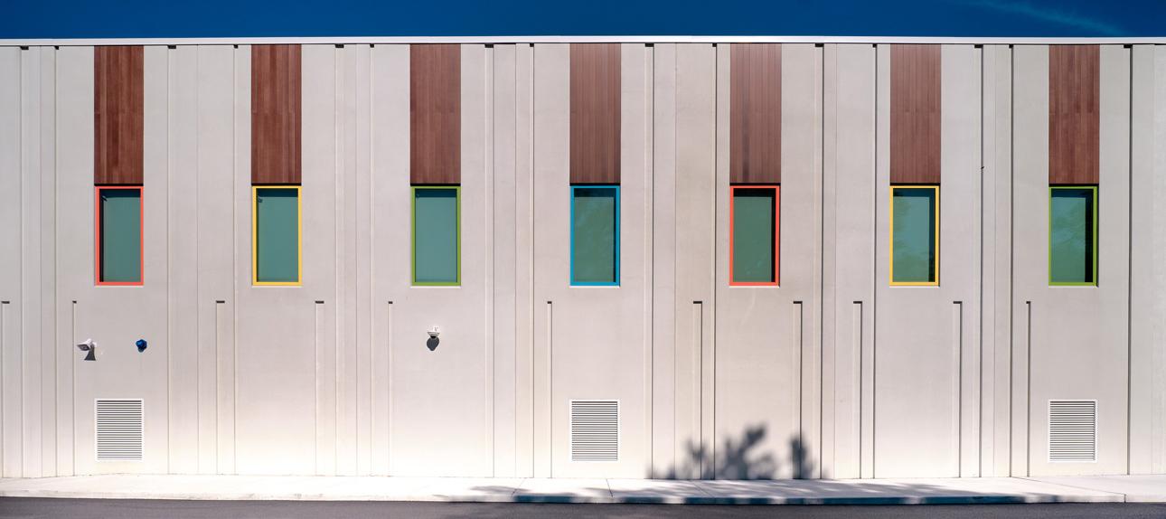 Lincoln Elementary School utilizing Winco’s FEMA 361 – ICC 500 tornado resistant windows in the gym, used as Safe Room for storms. Lincoln-Elementary-School_exterior-safe-room_FEMA-windows