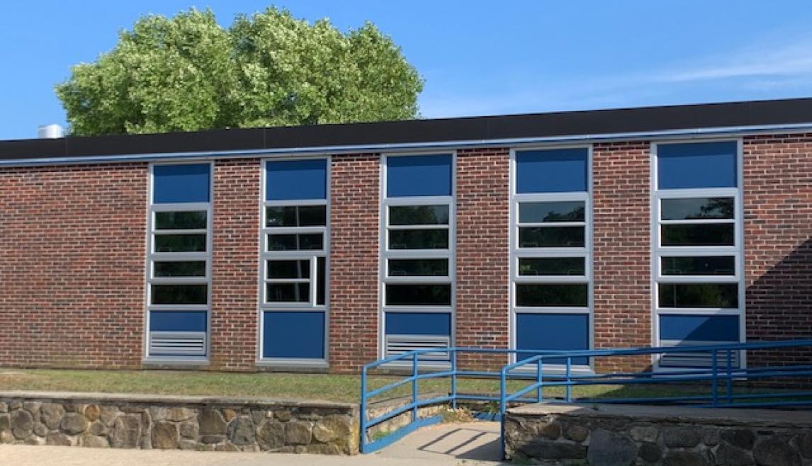 Davisville Middle School using Winco's 8325 window series.