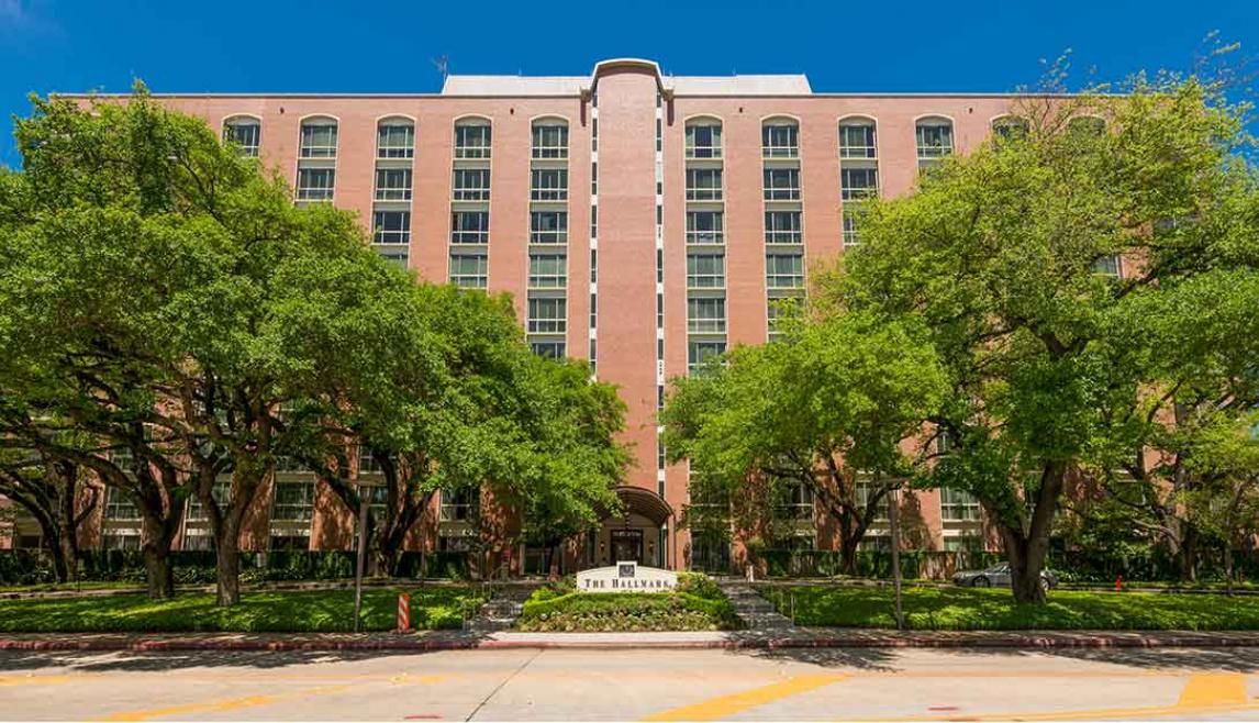 WINCO's 1150 Series windows provided a dramatic aesthetic improvement to the brick façade at Hallmark
