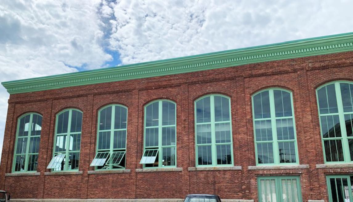 Winco’s 1450S Hung Replica Series with hurricane-rated laminated glass installed at The International Yacht Restoration School