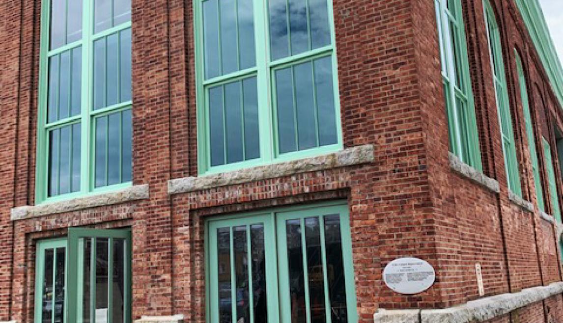 Winco’s 1450S Hung Replica Series with hurricane-rated laminated glass installed at The International Yacht Restoration School