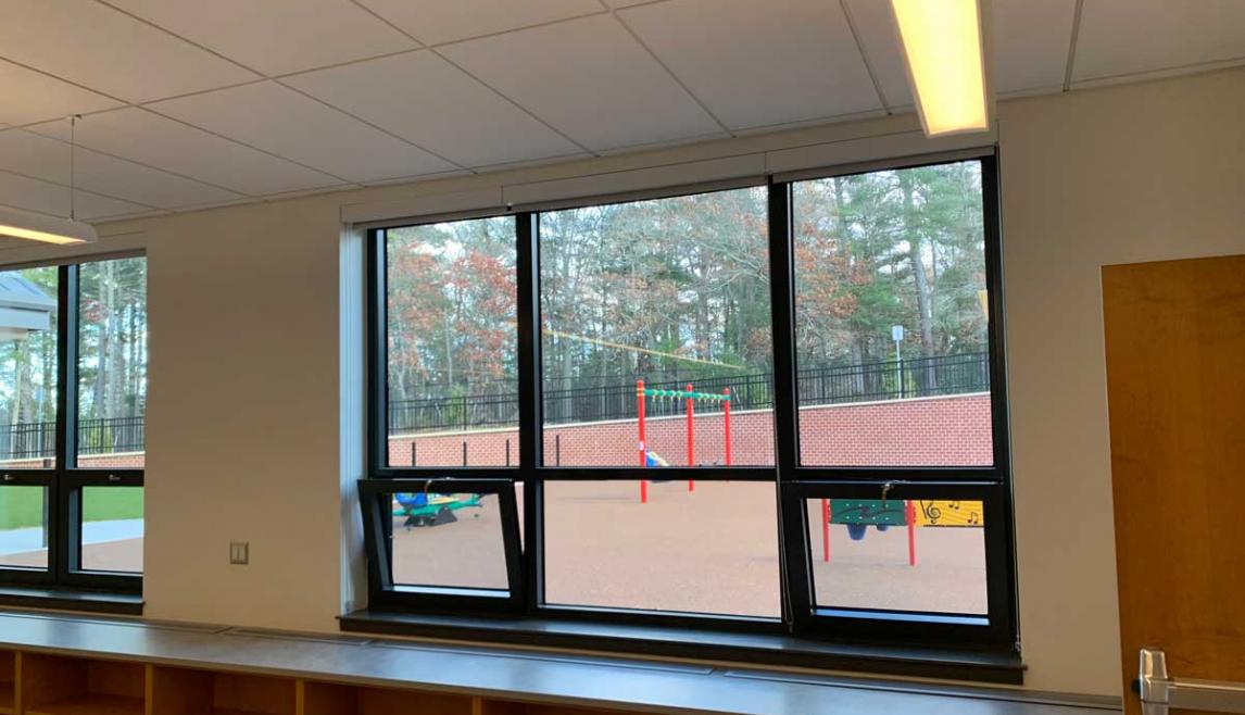 Wareham Elementary School using Winco's 8325F window series. 
