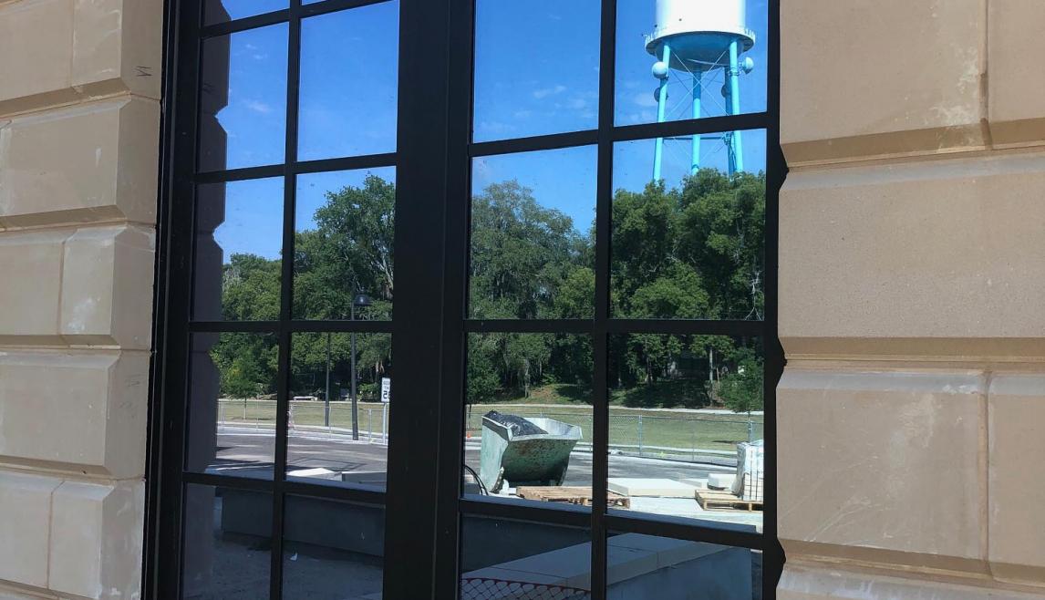 Tavares Public Safety Complex using Winco’s 3350 fixed window series that meet FEMA P-361 standards for tornado and hurricane safety ratings.