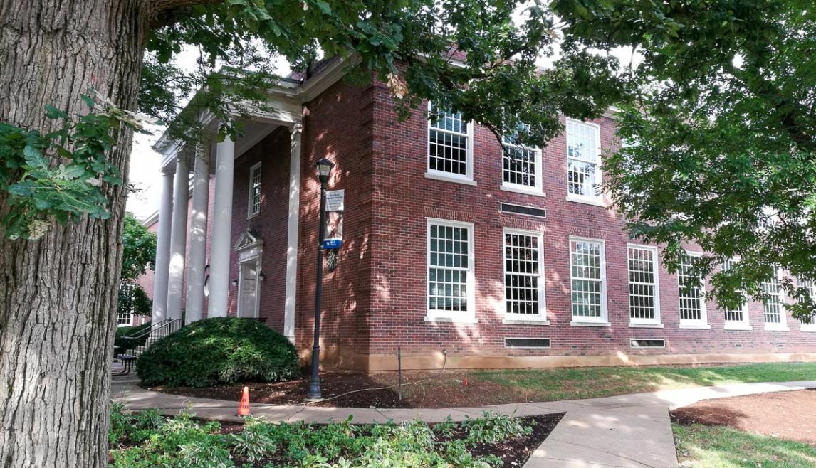 University of Kentucky | Taylor Hall using Winco’s 4500S double hung window series.