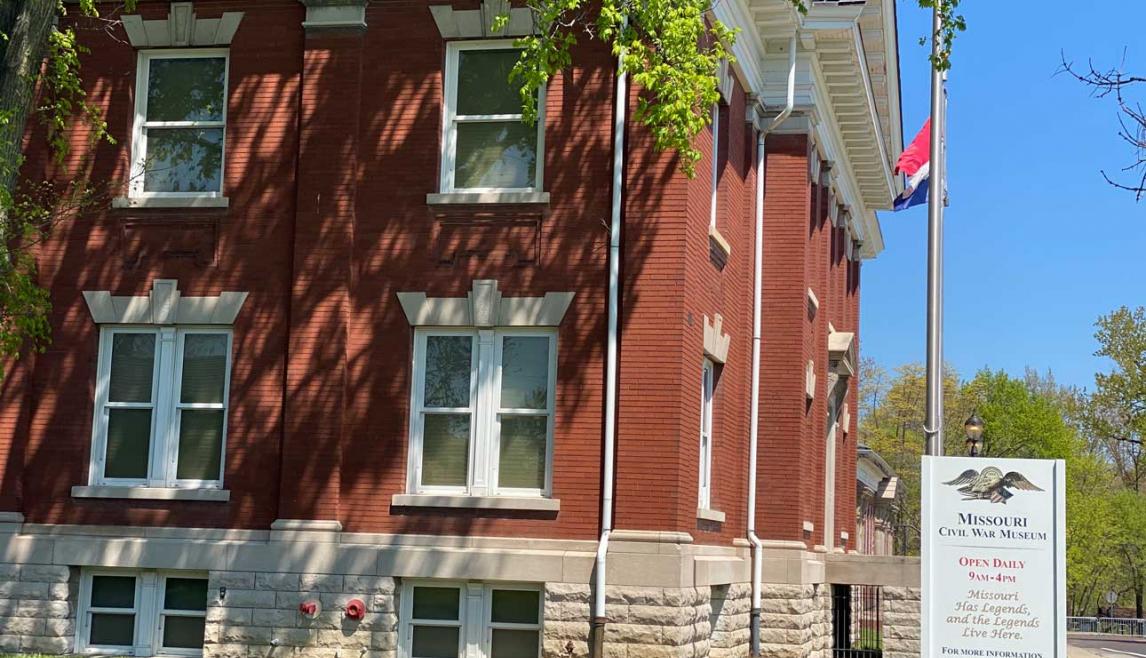 Jefferson Barracks Building uses Winco's 4500 double hung window series to replicate the original historic windows.