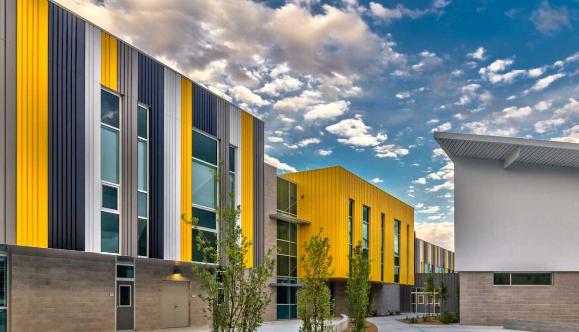 Students at Desert Skies Middle School benefit from the abundant natural light conditions in multiple ways. The automated Transira shading system controls light and significantly improves occupant comfort. 