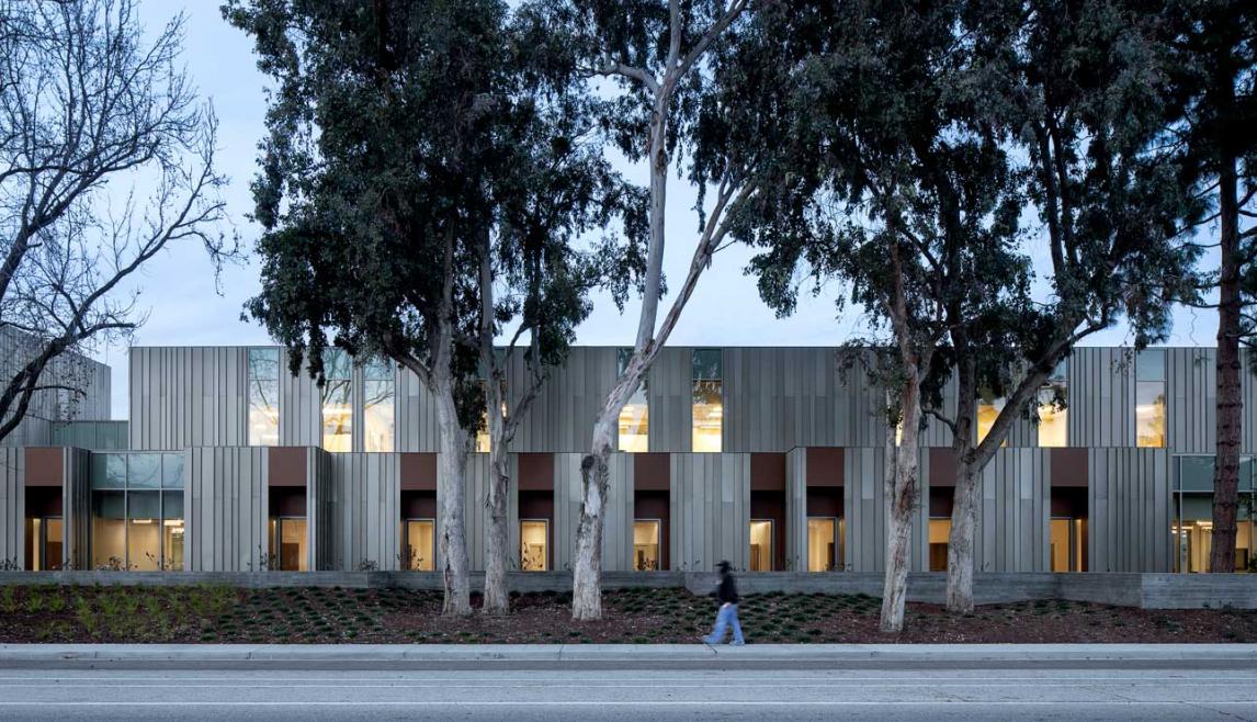 WINCO’s 8800 psychiatric window system was used in the patient rooms at El Camino Hospital to allow natural light and healing views of the patient gardens and beautiful trees.