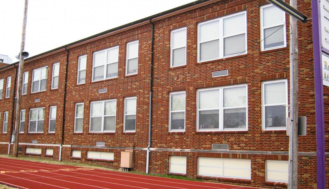 Brentwood High School using Winco's 4410 Single Hung Window Series.