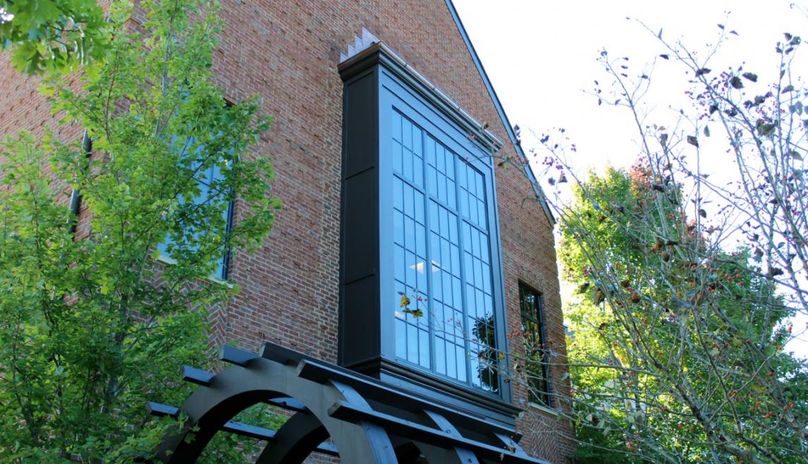 Emmet O'Neal Library in Mountain Brook, Alabama using Winco’s 1450S Window Series.