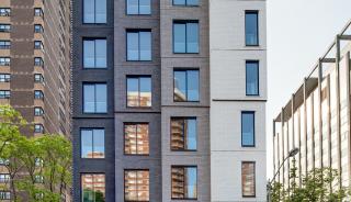 Winco’s 3410 sliding window series with impact-resistant laminated glass was used to provide safety, security and greatly reduce noise from the outdoors at Carmel Place Apartments.